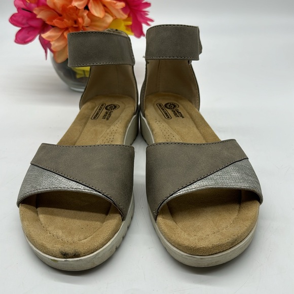 Earth Spirit Gray Silver Ankle Strap Sandals Size 8.5 MCS6915L - Picture 2 of 7